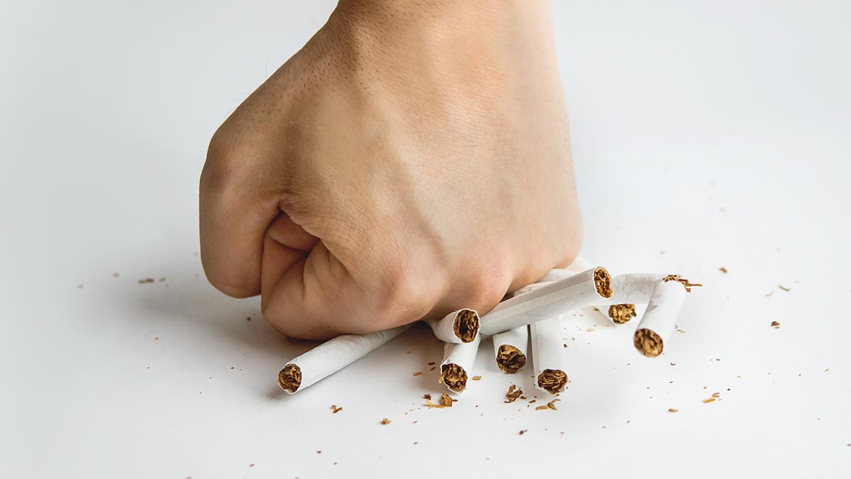 men-hand-crushed-some-cigarettes.jpg